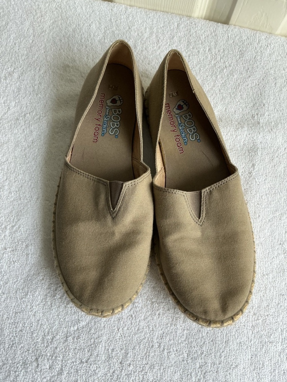 Skechers Tan Slip-On Shoes size 7